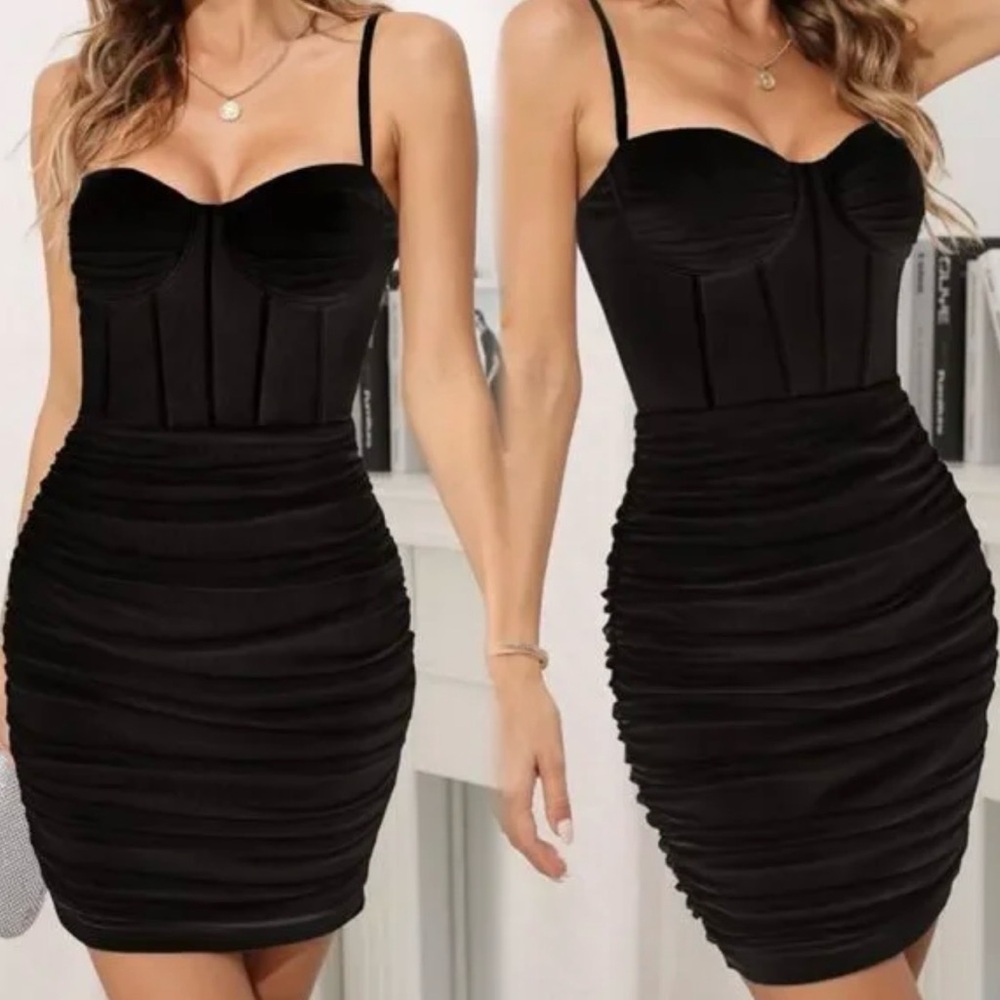Chic Black Strapless Bodycon Dress